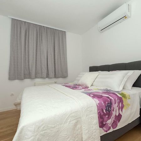 Penthouse Jure Apartment Makarska Exterior photo